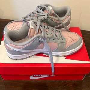 Nike Dunks - 6.5 W